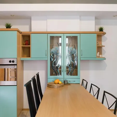 Apartment One & Only Center Up To 8 Guests